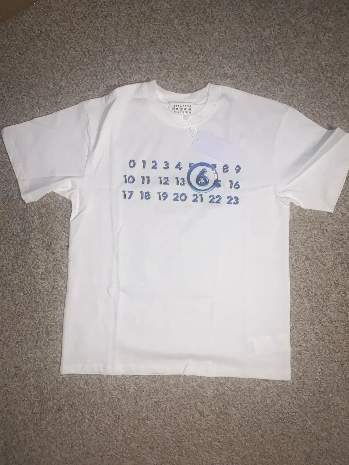 メゾン マルジェラ ナンバリング ロゴ Tシャツ