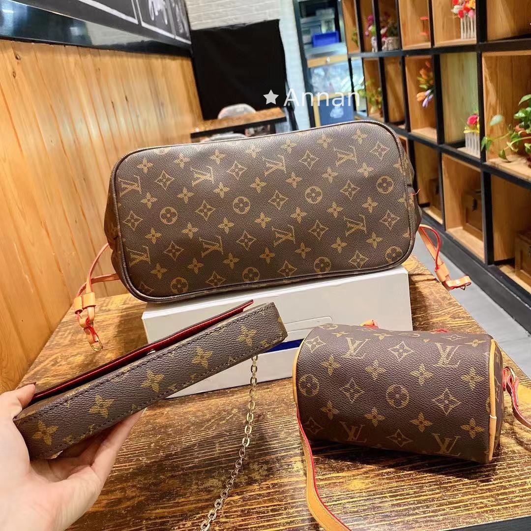 美品ルイヴィトン　エクスプローラー　メルカリ最安値ショルダー不要な方、値引きあり 超極SSS美品 良品 LOUIS VUITTON ルイヴィトン トートバッグ