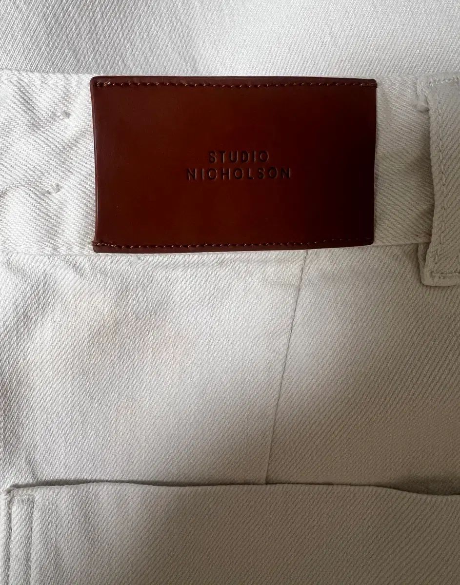 スタジオニコルソン