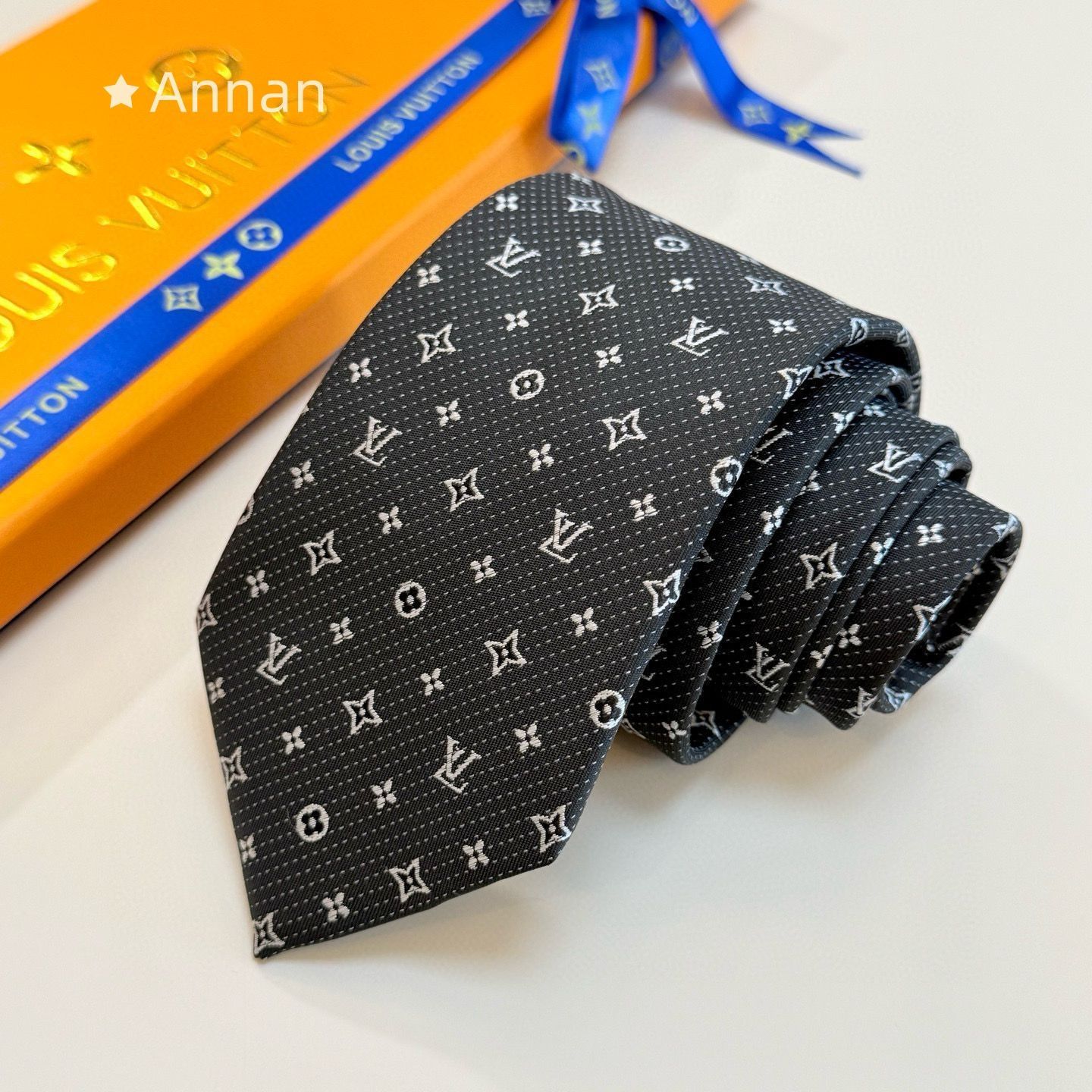 箱付き LOUIS VUITTON ルイヴィトン メンズ ネクタイ - メルカリ