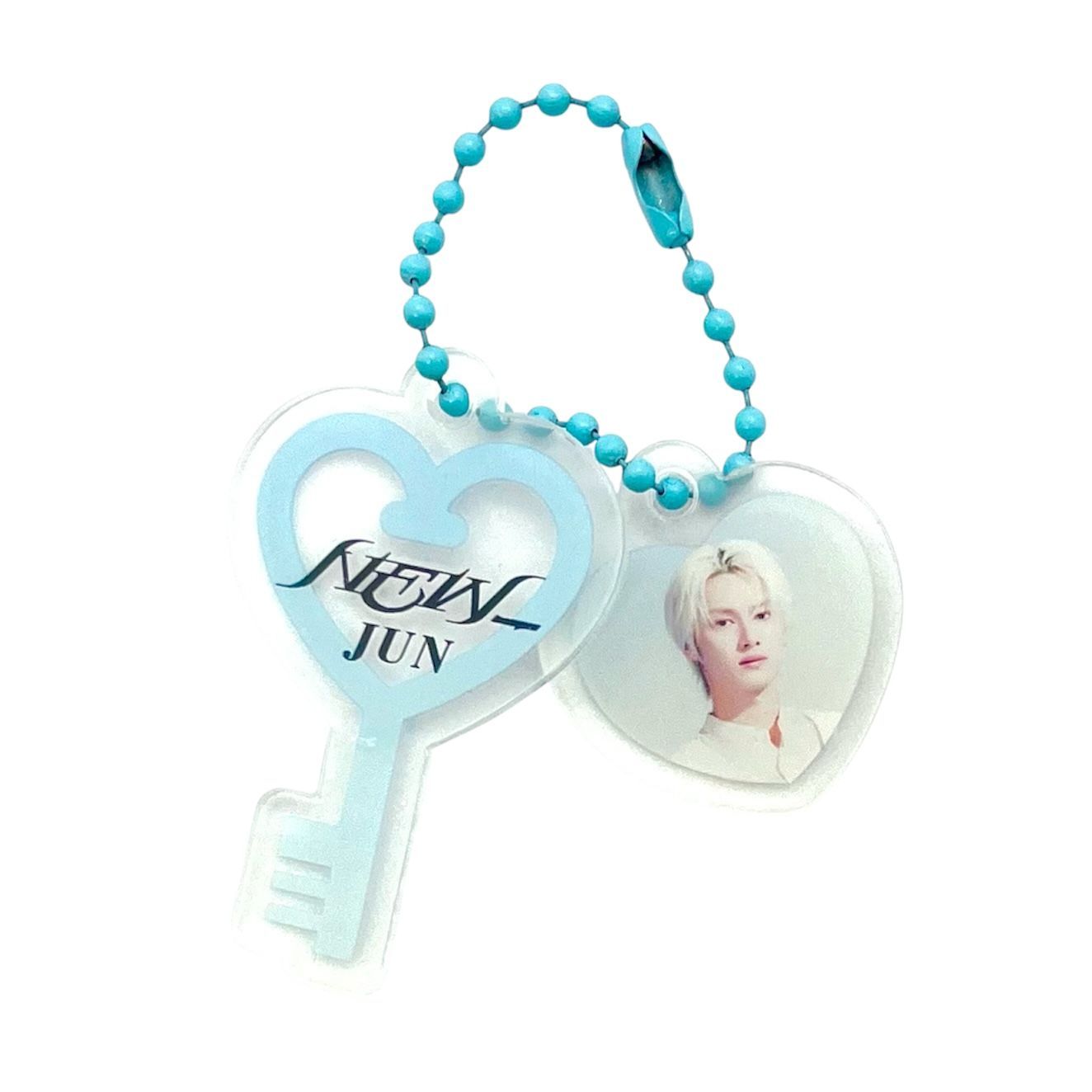 ジュン】NEW_☆全身アクリルキーホルダー☆SEVENTEEN・セブンティーン