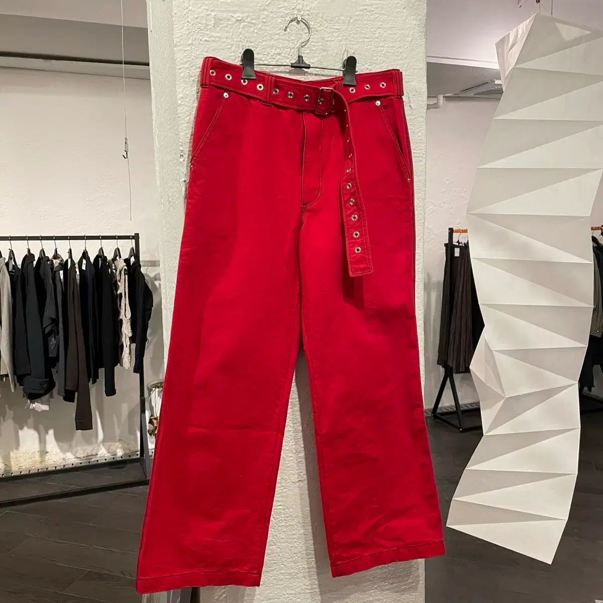 ジョン ローレンス サリバン ベルト付き オーバーサイズ パンツ レッド