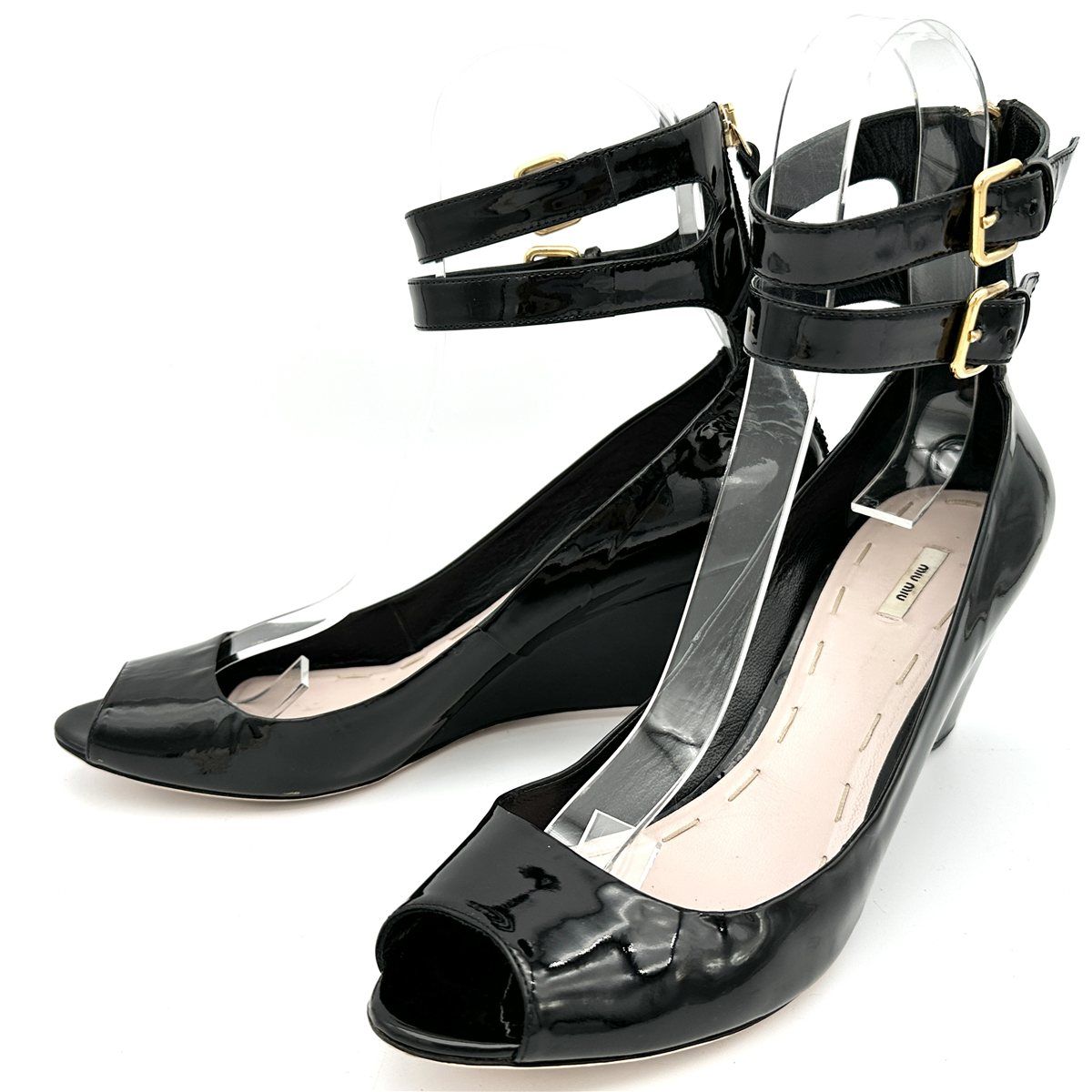 MiuMiu プラットフォーム ストラップパンプス エナメル レザー 黒 難あり MiuMiu プラットフォーム ストラップパンプス エナメル レザー 黒 難
