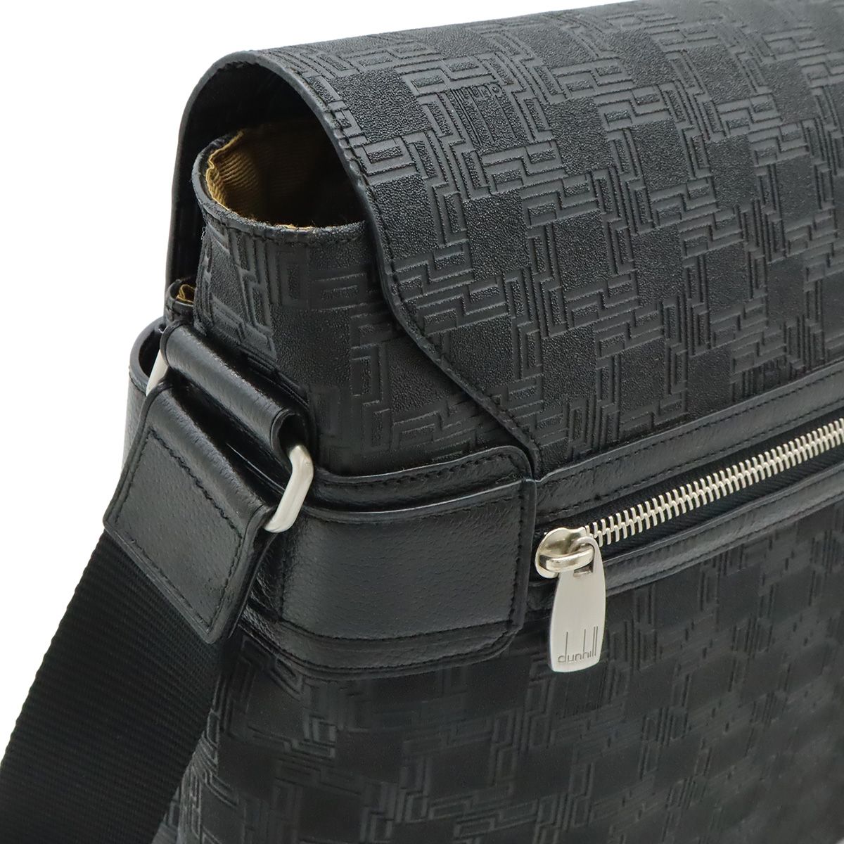 バッグdunhill 極美品 dunhill ダンヒル ディーエイト ショルダー 