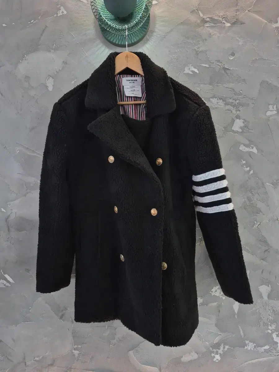 トム・ブラウン ブラック 袖ストライプ ピーコート L - メルカリ