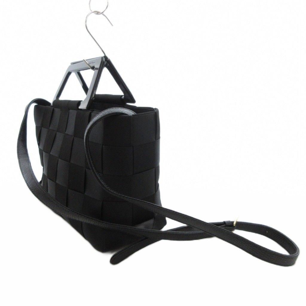 サルヴァトーレフェラガモ 黒のレザー ハンドバッグ サルヴァトーレ フェラガモ Salvatore Ferragamo ハンドバッグ 211424