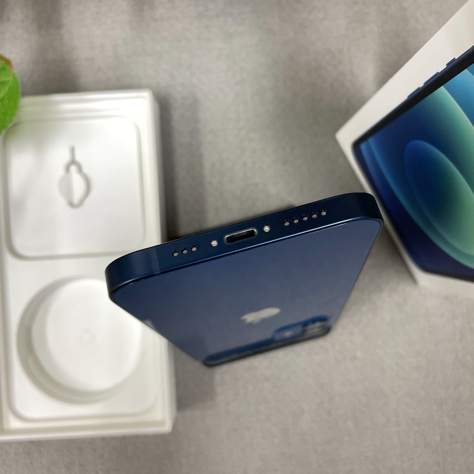 新品同様 iPhone 12 64GB ブルー 国内版 SIMフリー 送料無料 新品同様 iPhone 12 64GB ブルー 国内版 SIMフリー 送料無料 - メルカリ