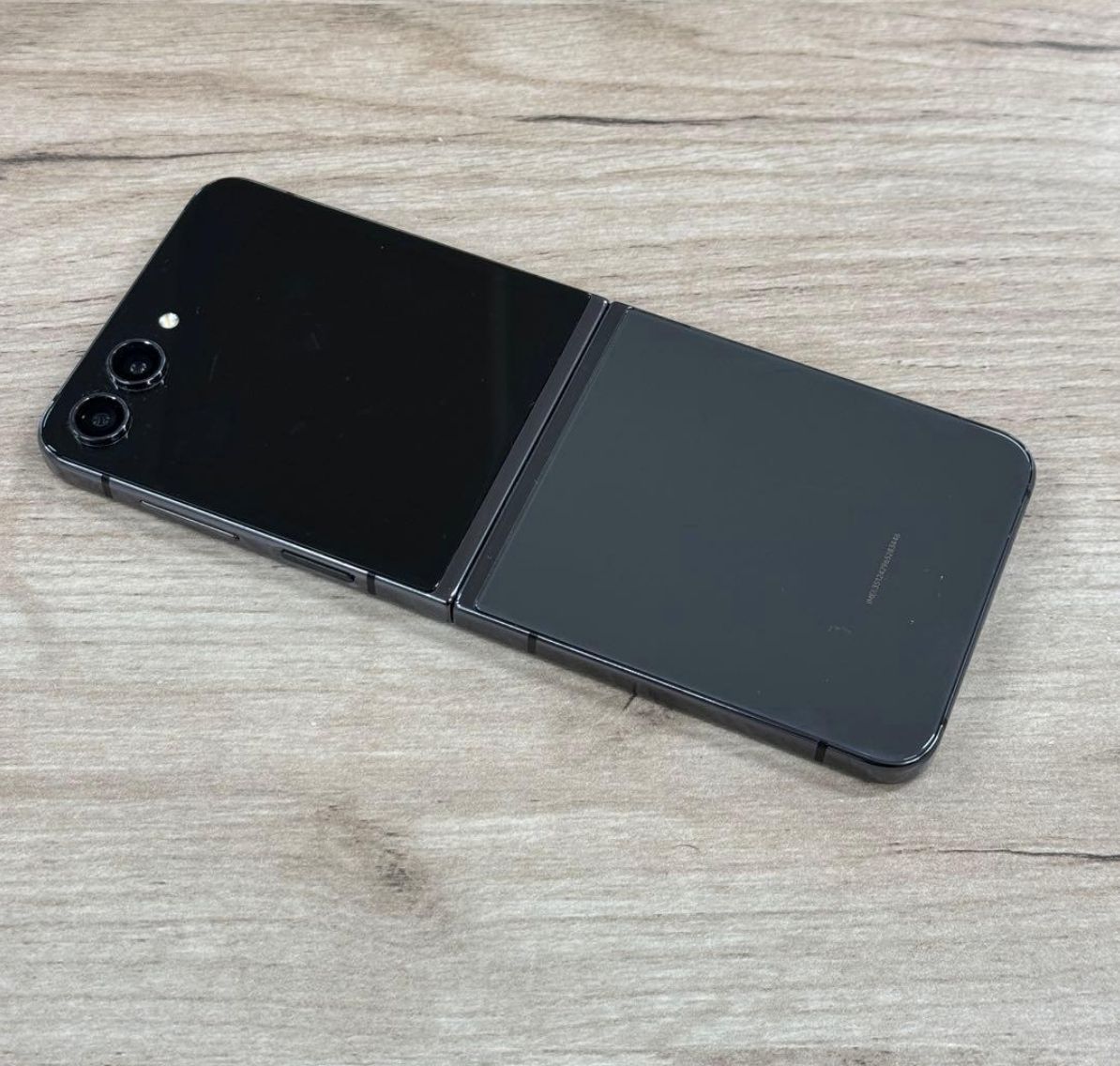 不良なし] 良好 Galaxy Z Flip 5 | 512gb | SIMフリー - メルカリ