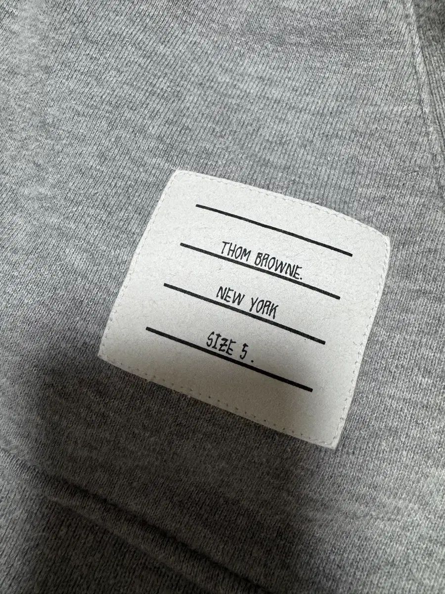 21-22年式|5 トム ブラウン 斜めボーダー 袖ストライプ グレー ジップアップ