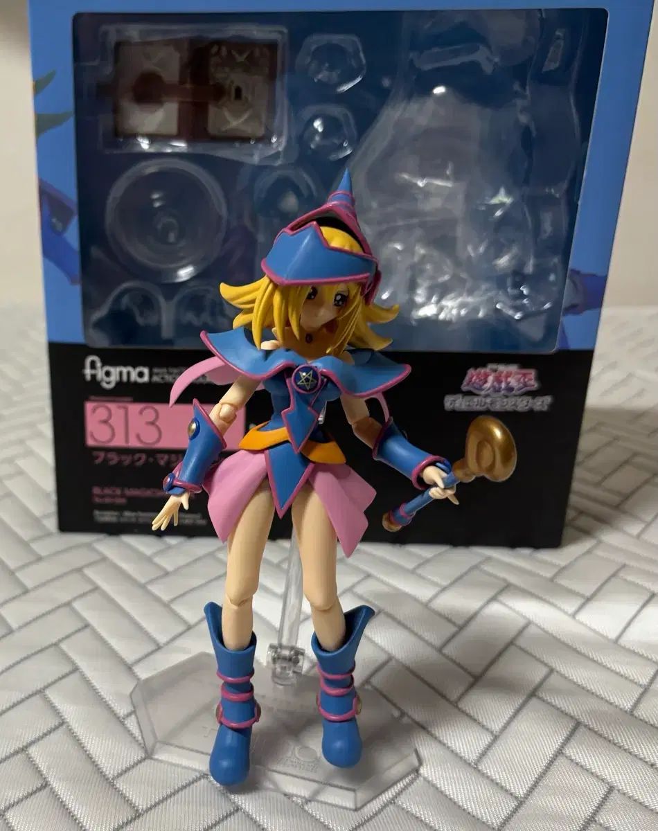 figma 313 遊☆戯☆王 ブラック・マジシャン・ガール フィギュア