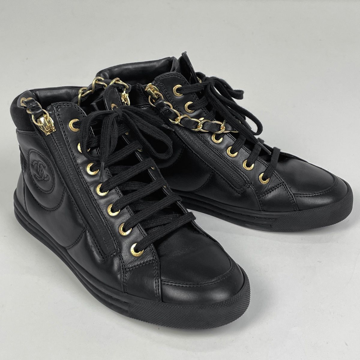 シャネル ココマーク ハイカット ダブルジップ チェーン スニーカー 36.5 新春SALE】【名古屋】【CHANEL】シャネル ハイカット スニーカー