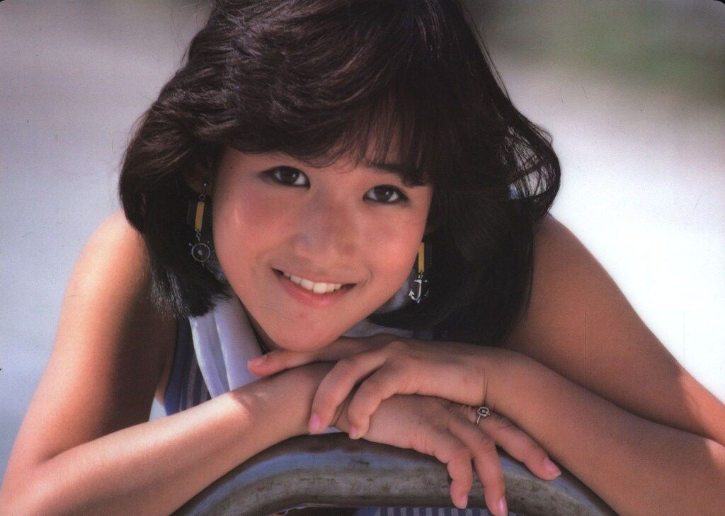 下敷き 岡田有希子 岡田有希子 - メルカリ