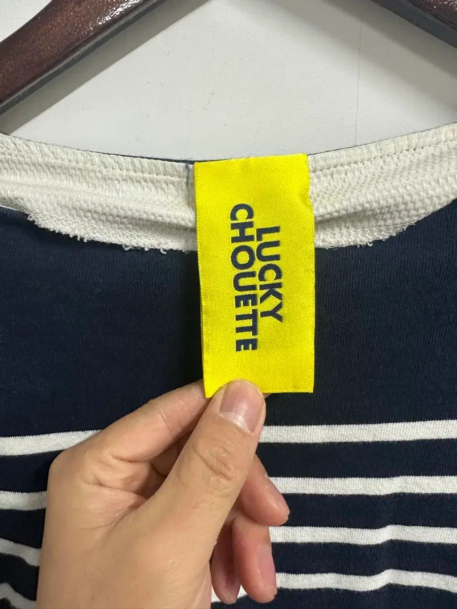 新品未使用　ラッキーインラブ　長袖トップス Tシャツ 長袖 NSW プリントロンT HAS FV3994-100 | スポーツ用品なら