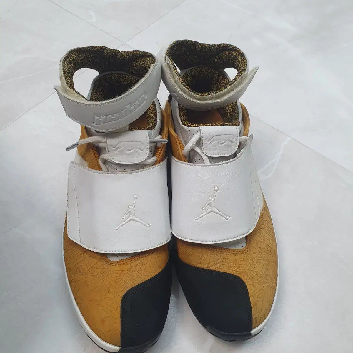 ジョーダン フライト 45 ハイ イエロー ブラック 2004年