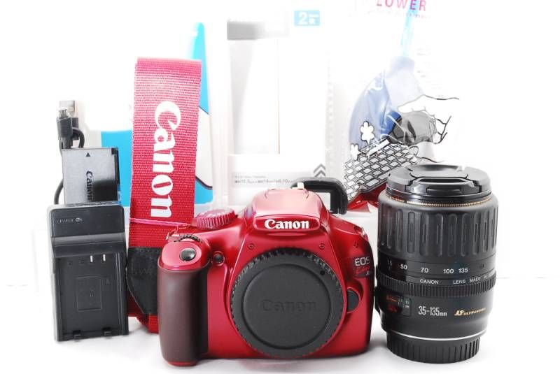 少シャッター数で美品 Canon EOS kiss x50 人気レッドカラー！中望遠