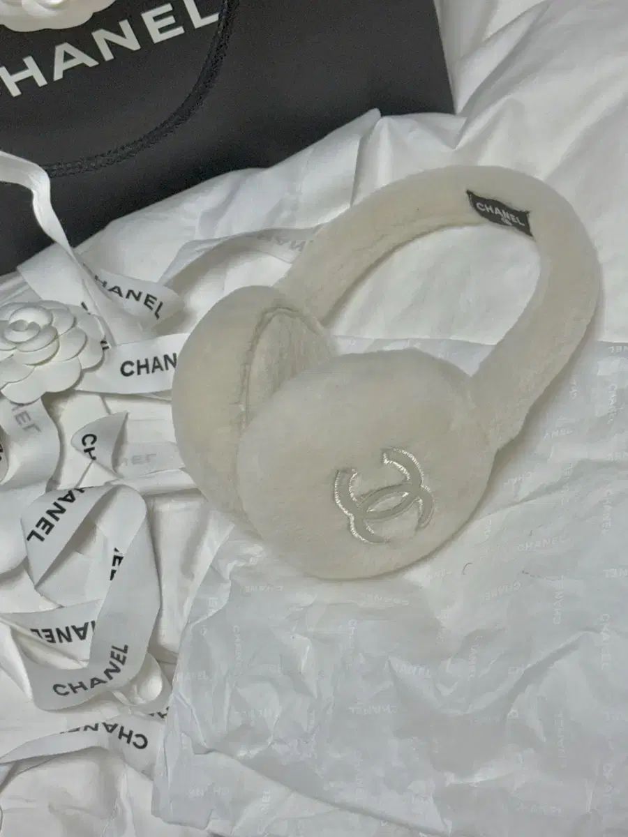 シャネル ココ ネージュ イヤーマフ アイボリー