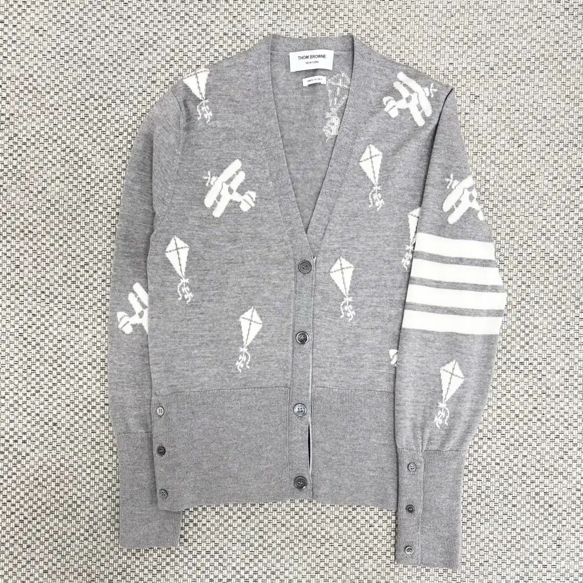 42 トム ブラウン 斜めボーダー 四本サイドライン ドロップ スカイ カーディガン