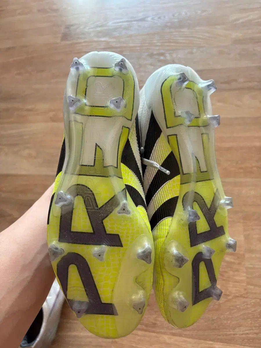 アディダス プレデター 蛍光Ver. 2 65