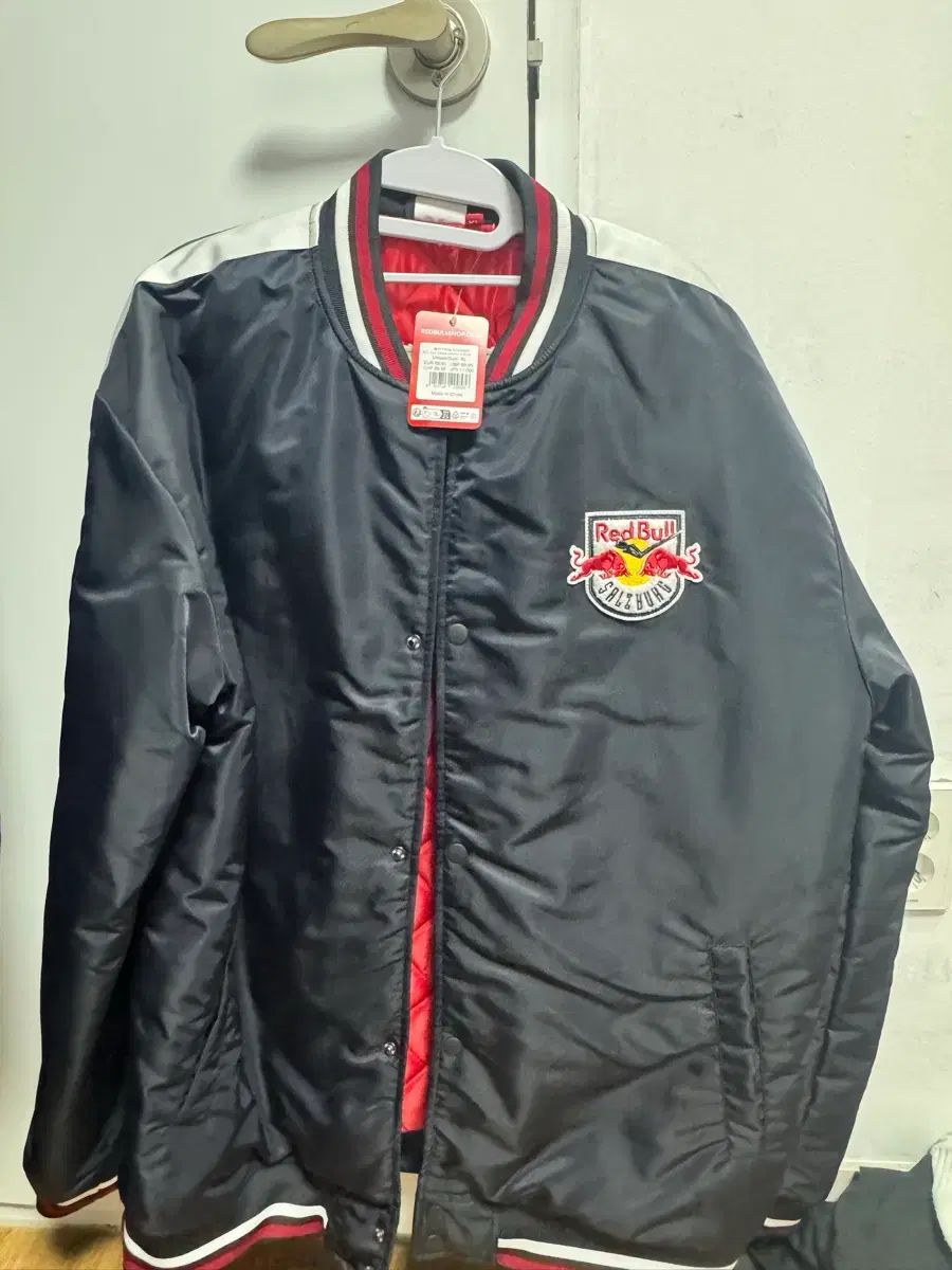 レッドブル ブラック スタジアム アウター XL