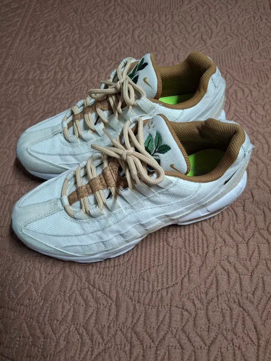 240 NIKE エアマックス 95 コルク スニーカー 1219