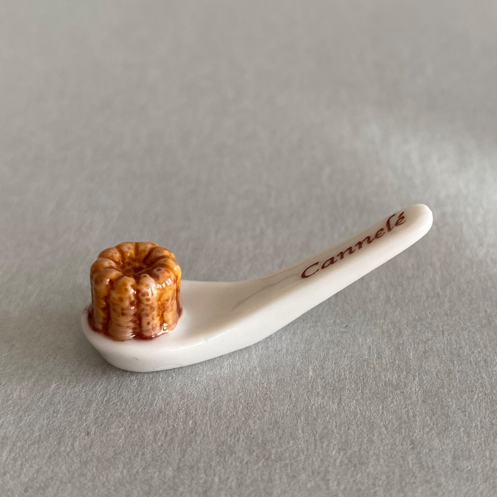 カヌレのフェーブ／おいしいひとさじ／スイーツ／フランス雑貨／陶器