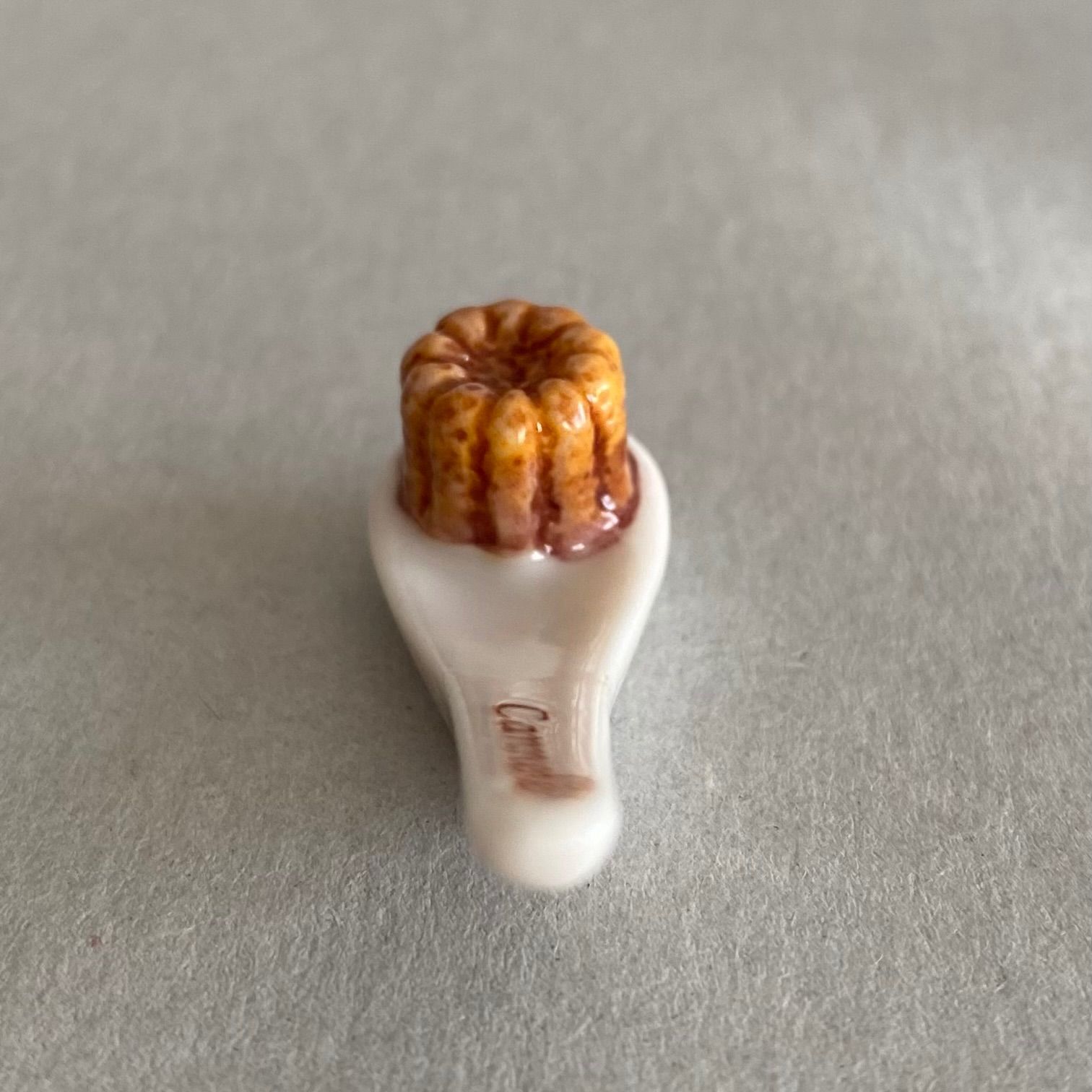 カヌレのフェーブ／おいしいひとさじ／スイーツ／フランス雑貨／陶器