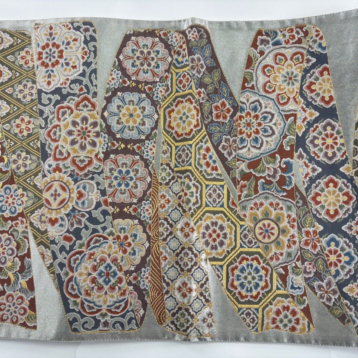 美品】 袋帯 秀品 蜀江華文 花唐草 金銀糸 銀色 六通 正絹 【中古
