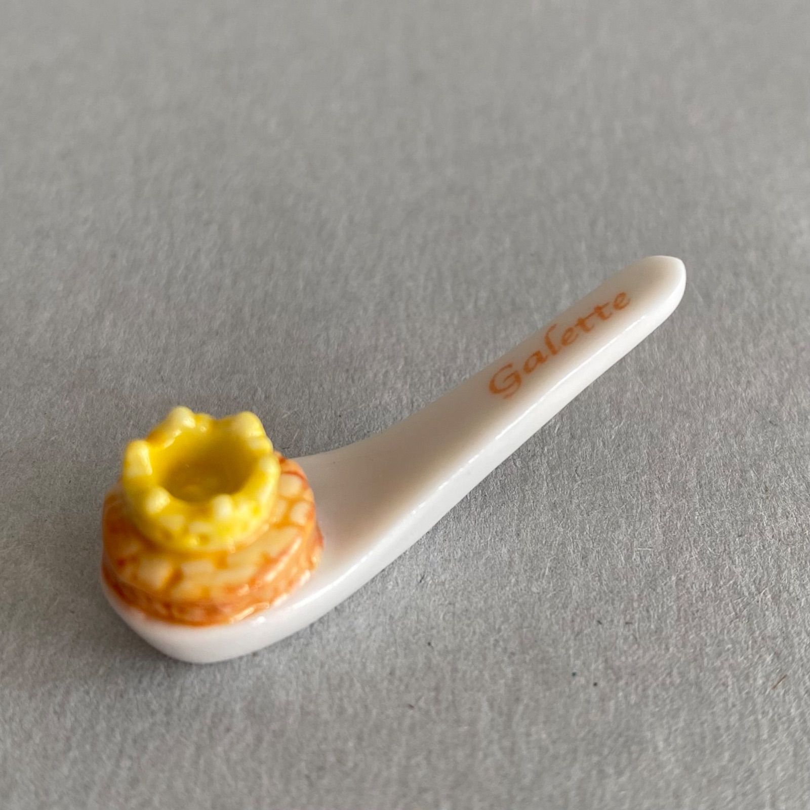 ガレットのフェーブ／おいしいひとさじ／スイーツ／フランス雑貨／陶器