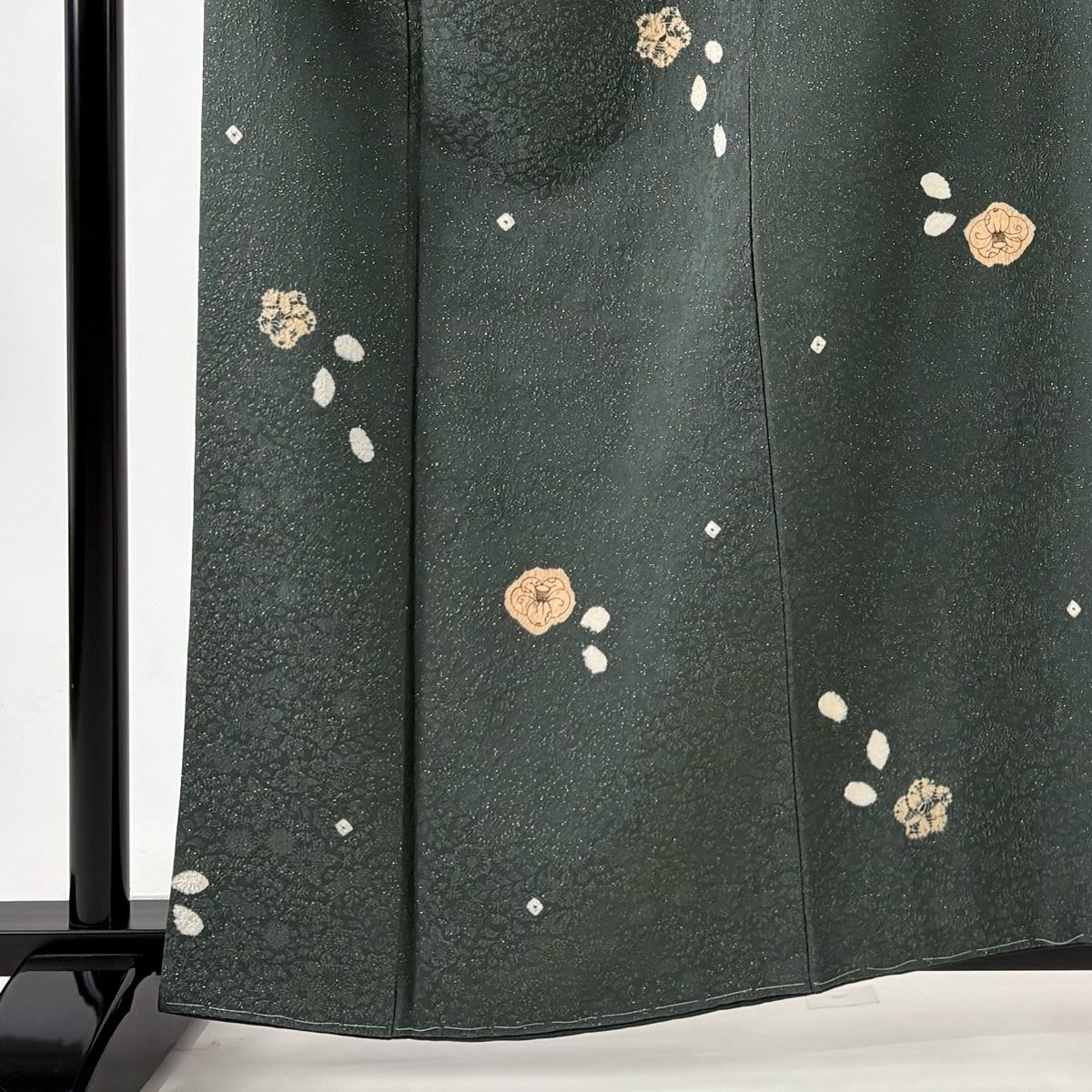 小紋 身丈161.5cm 裄丈66cm M 袷 椿 桜 金通し 絞り 深緑 正絹 秀品