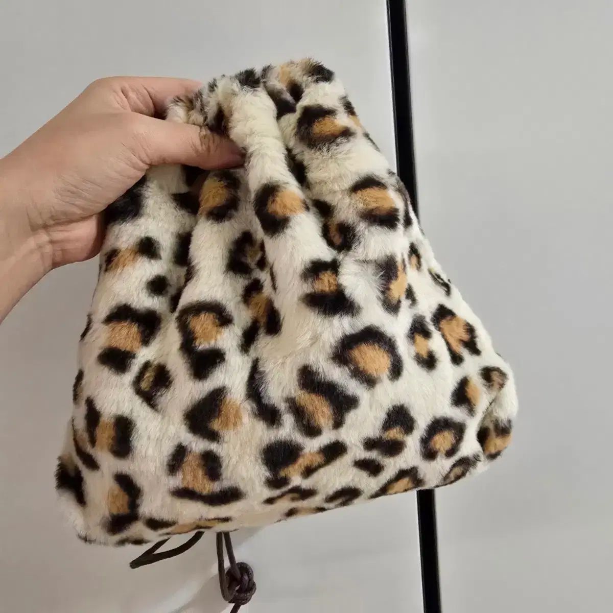 新品 レオパード ファー 巾着バッグ - メルカリ