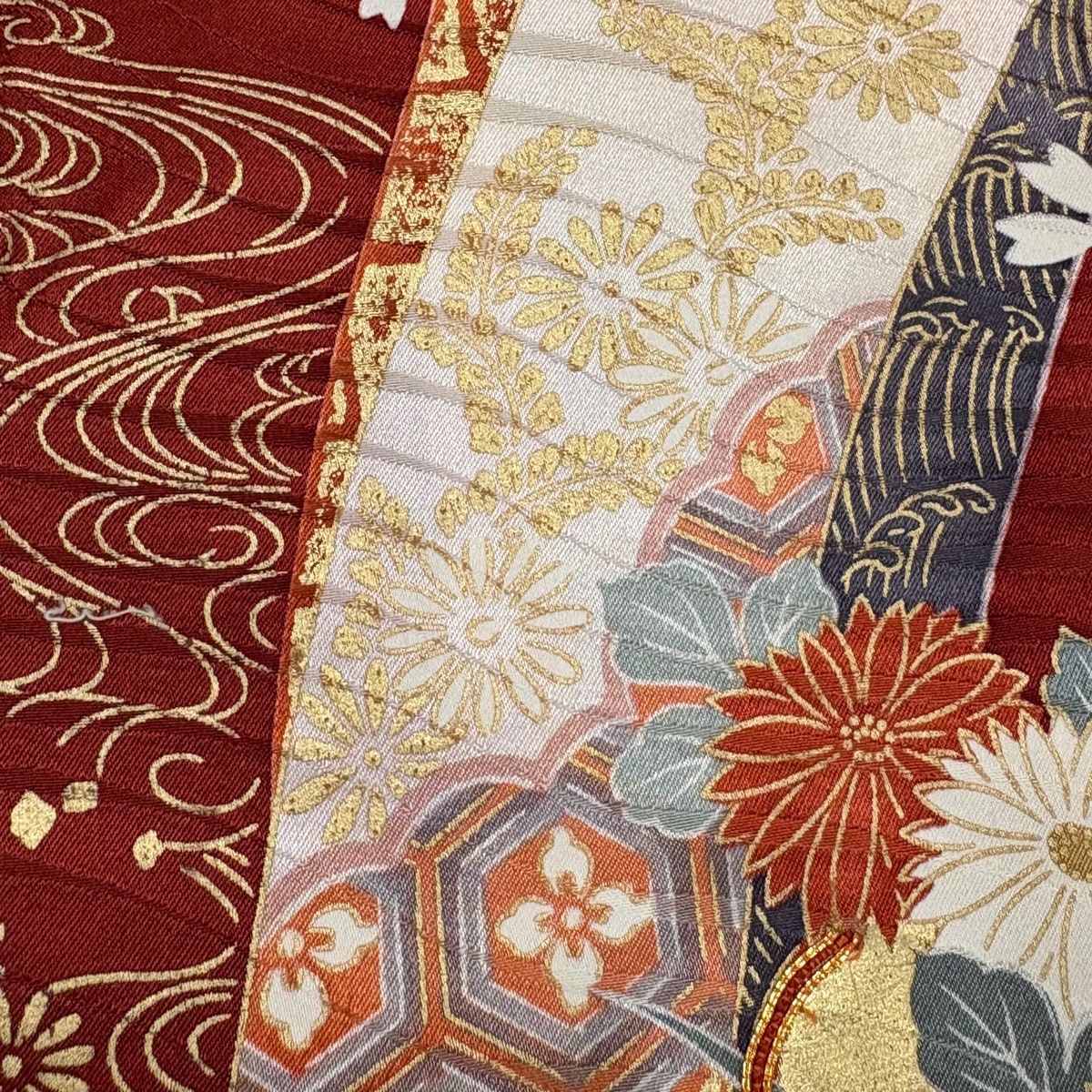振袖 身丈160cm 裄丈67cm M 袷 雪輪 草花 金糸 金彩 墨色 正絹 秀品