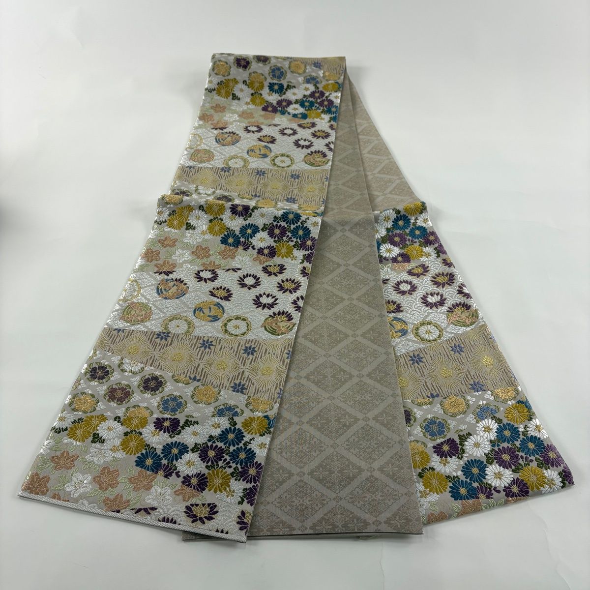 美品 唐織 花菱模様 グレー 金糸 六通 正絹 フォーマルな袋帯 57