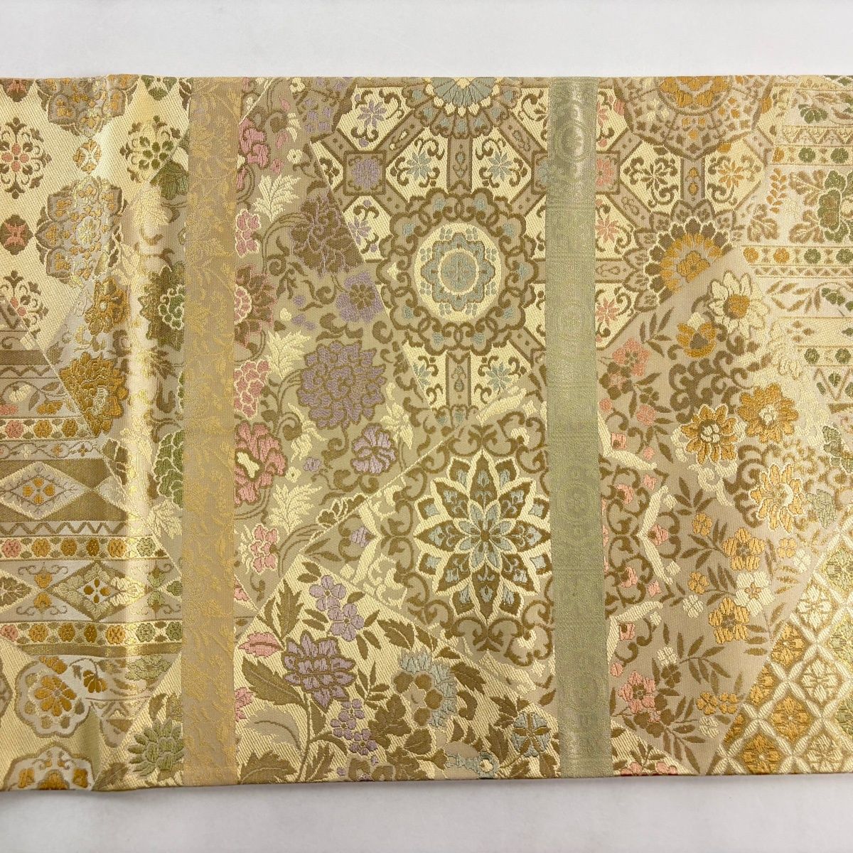 美品】 袋帯 名品 箔屋清兵衛 落款 悠久の美 華文 草花 箔 刺繍