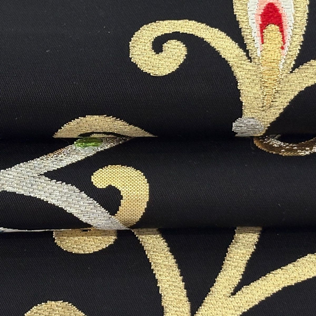 袋帯 逸品 龍村平蔵 落款 関西仕立て 天平羽衣錦 銀糸 箔 黒 お太鼓柄