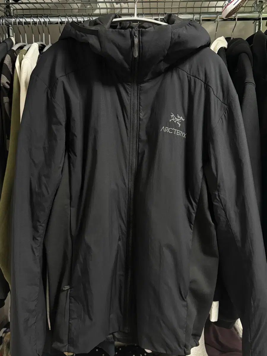 ARC TERYX アークテリクス Atom アトム LT フーディ ブラック M