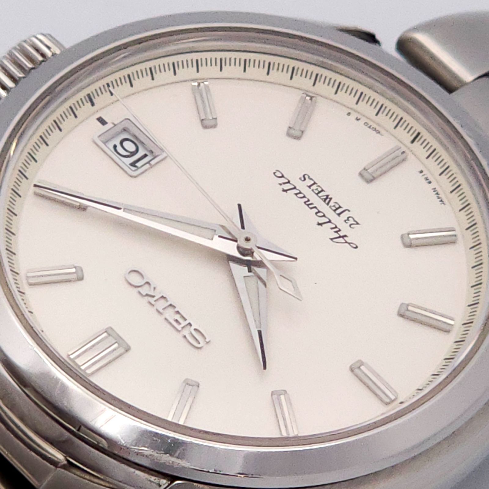 希少 セイコー メカニカル アイボリー 6R15-00C0 裏スケ 自動巻き 希少 セイコー メカニカル アイボリー 6R15-00C0 裏スケ 自動巻き 希少