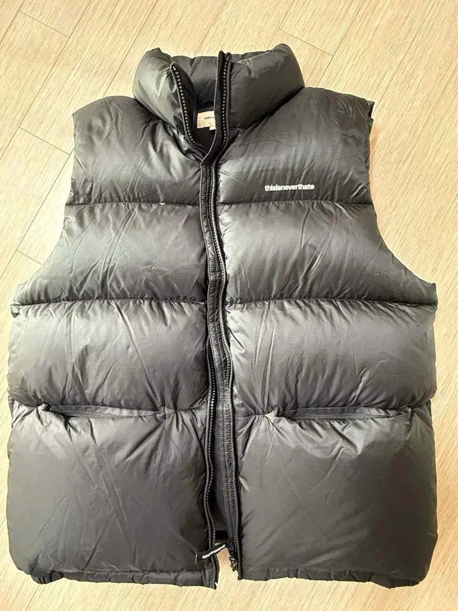 最終値下【中古】ダウンベスト 最終値下げ) thisisneverthat(ディスイズネバーザット) ダウンベスト M