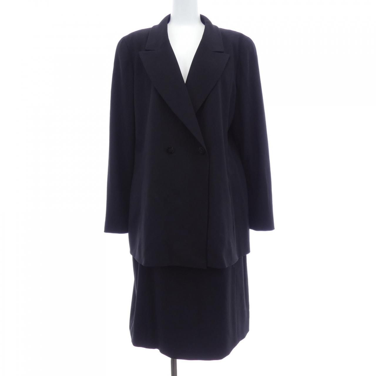 シャネル　CHANEL ヴィンテージ　スーツ 1958年VOGUEに掲載されていたシャネルスーツのルック。 文化服装の