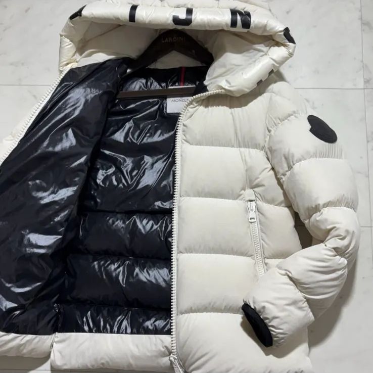 MONCLER DUBOIS モンクレール デュボア ダウンジャケット ブルゾン ロゴ ビッグワッペン メンズ 1 白 ホワイト 暖 表記サイズ 実寸サイズ cm 肩幅44 身幅53 着丈66 袖丈64