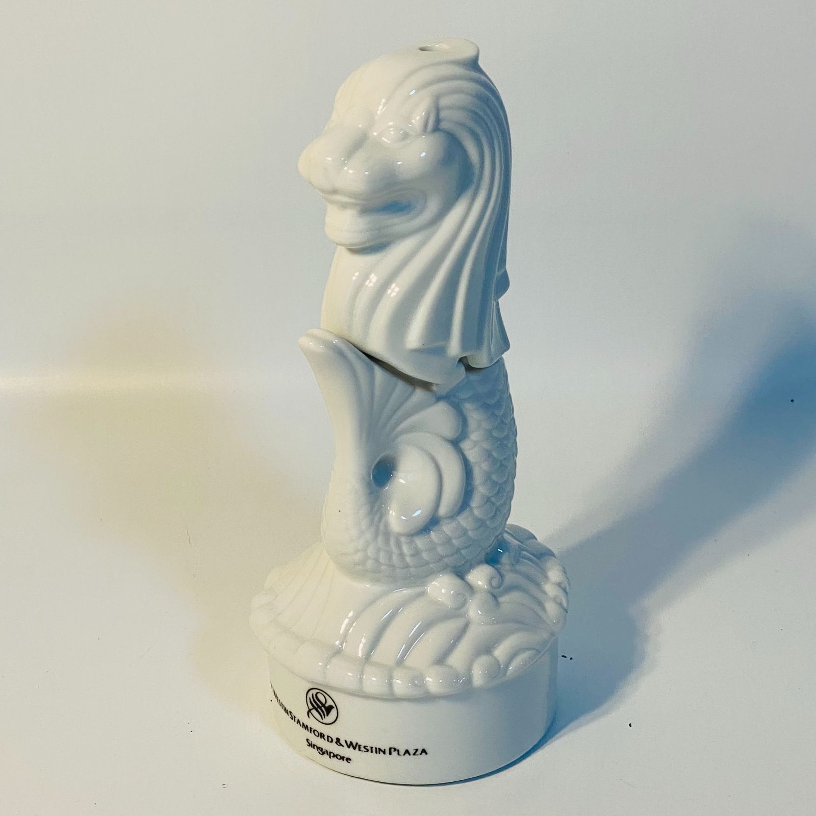 シンガポール ウェスティンスタンフォードホテル マーライオン 水指