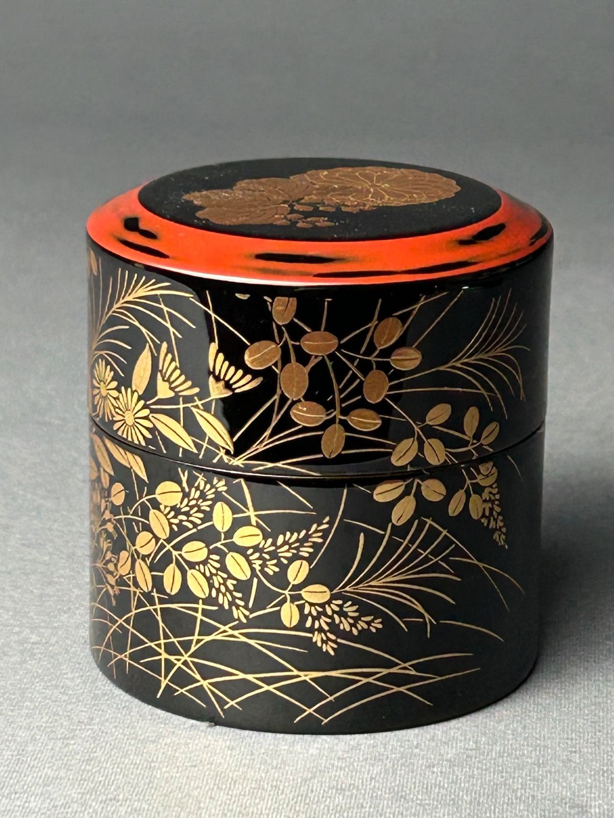 幽玄】和田寿峰 山中塗り 菊桐秋草蒔絵 茶器 共箱 茶道具 棗 - メルカリ