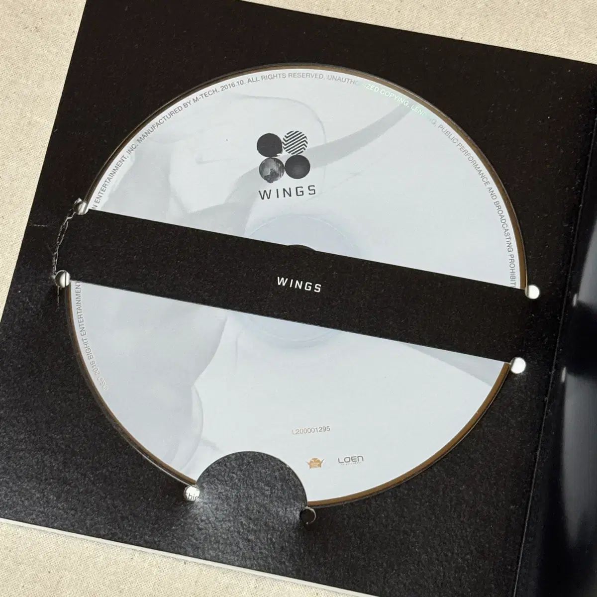 BTS 防弾少年団 サイン入りCD 韓国 値下中！！！BTS 防弾少年団 (3名当選) サイン入りCD - メルカリ