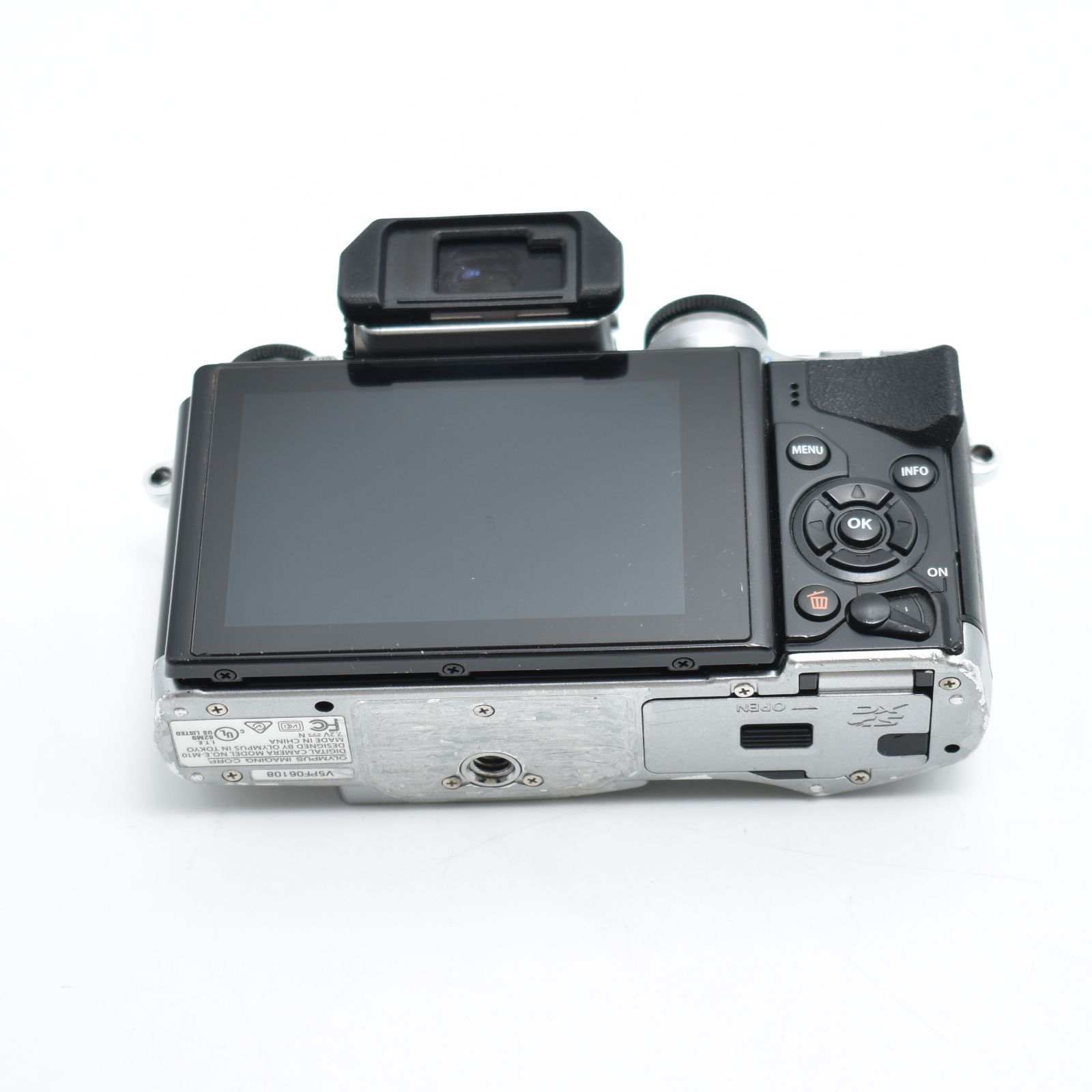 B#10917 OLYMPUS ミラーレス一眼 OM-D E-M10 ボディ シルバー OM-D E