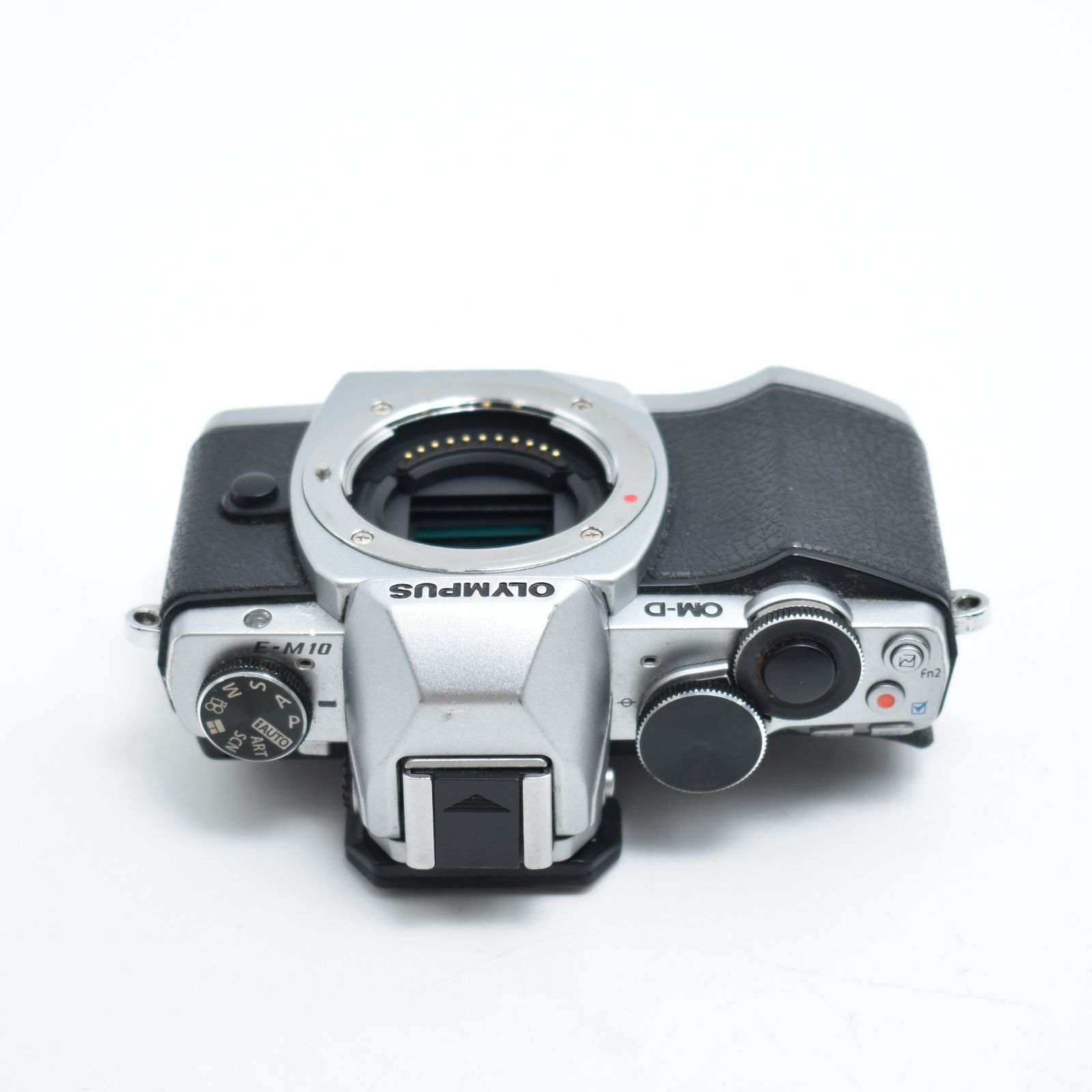 B#10917 OLYMPUS ミラーレス一眼 OM-D E-M10 ボディ シルバー OM-D E
