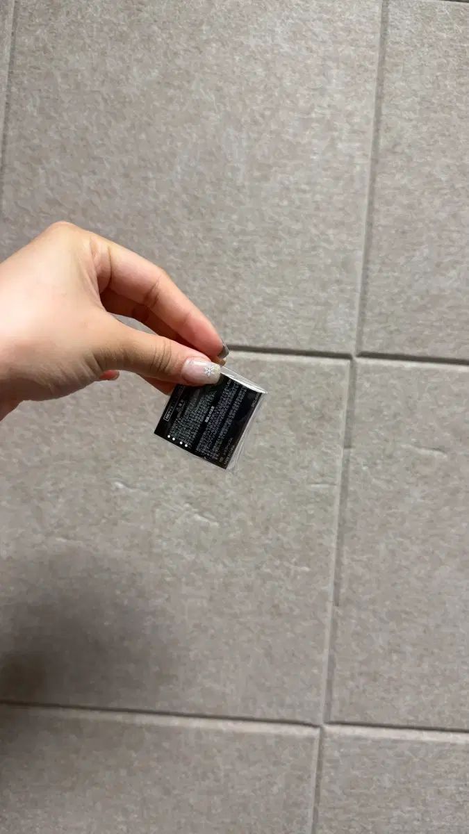 米津玄師ピースサイン