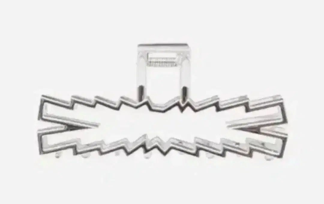 LE SSERAFIM（ルセラフィム・ルセラ） ヘア クリップ 開封のみ - メルカリ