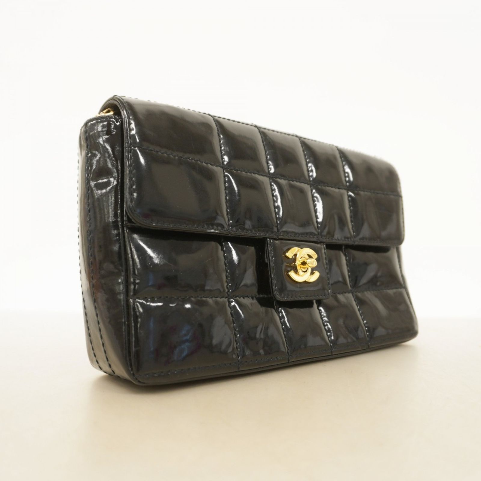 【中古】CHANEL シャネル チェーンショルダーバッグ シェブロン 25737038 ショルダーバッグ パテントレザー レディース　Aランク シャネル(Chanel) シャネル ショルダーバッグ チョコバー チェーン