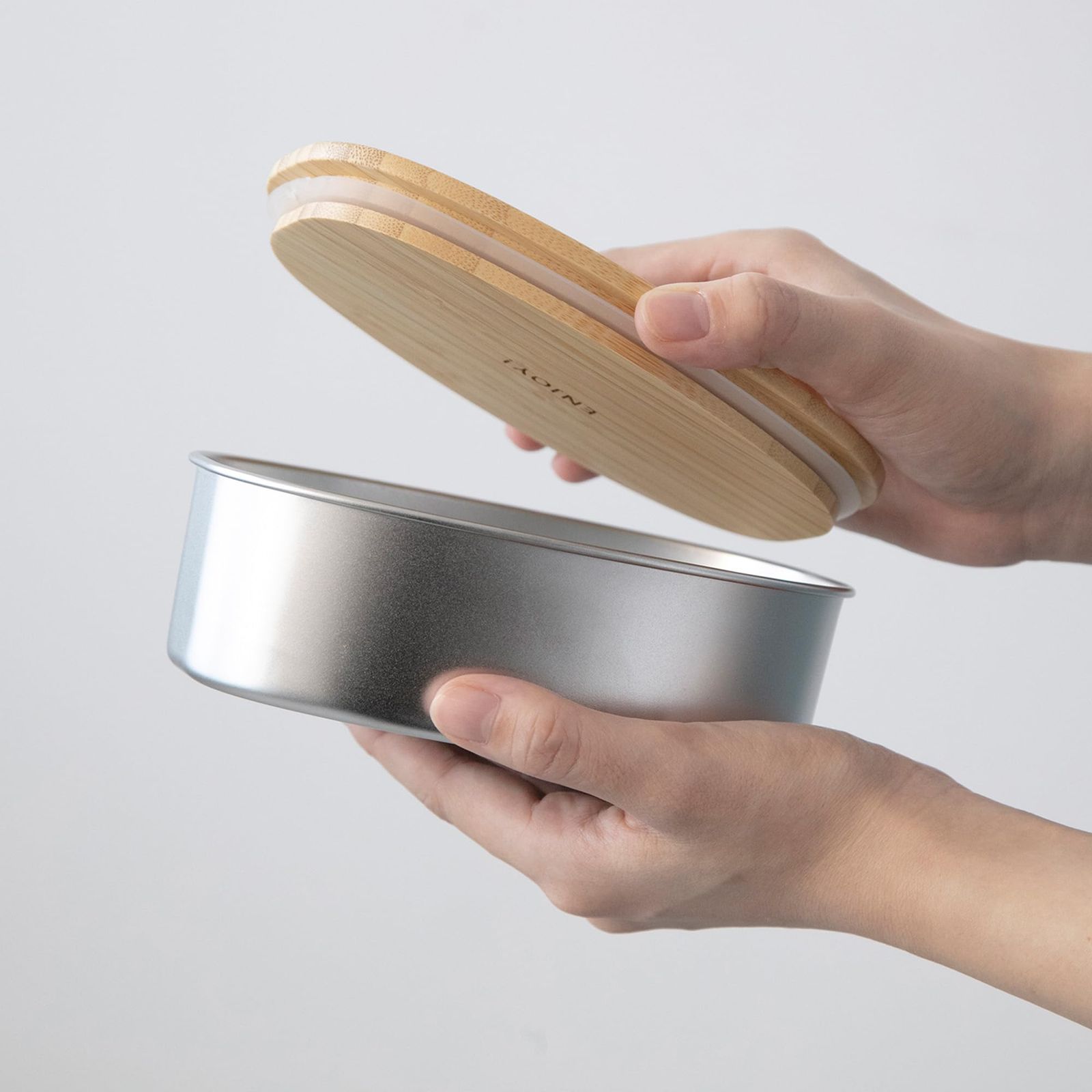 【新着商品】ランチボックス ステンレス オーバル 電子レンジ 食洗機 対応 ののじ おしゃれでシンプルな弁当箱 天然木のフタ ブラック