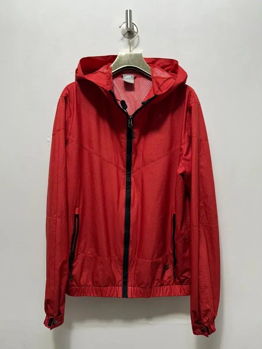 ナイキ レッド ウィンドブレーカー WHO ジップアップ S - メルカリ