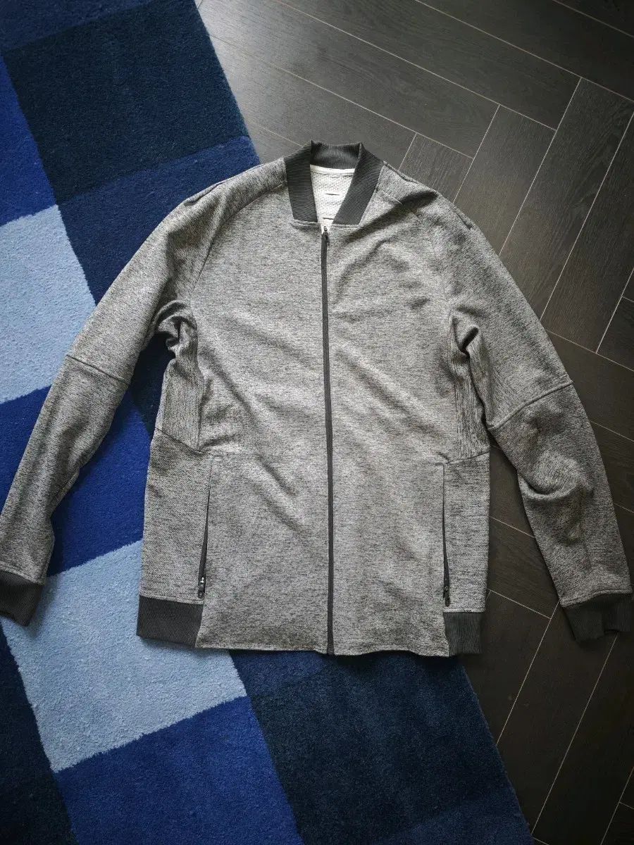 新品未使用lululemon グレー ジップアップジャケット サイズ4 ルルレモン グレー ジップアップ ジャケット ルルレモン 【公式通販】